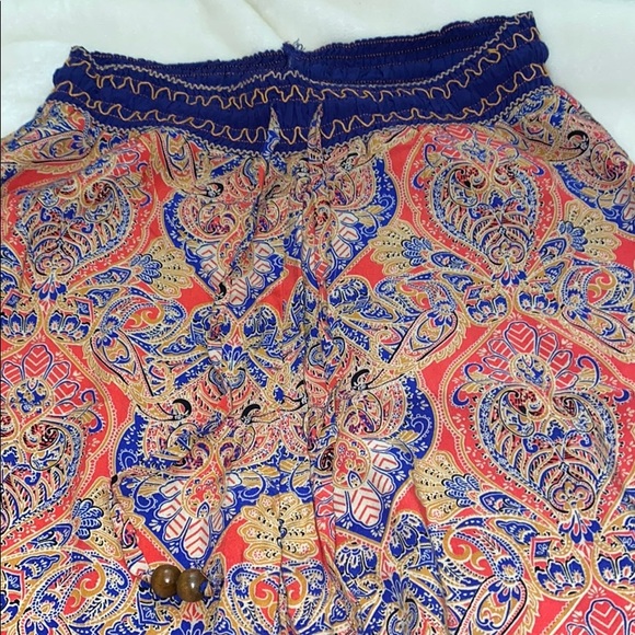 Pattern Flowy Pants - Picture 2 of 3